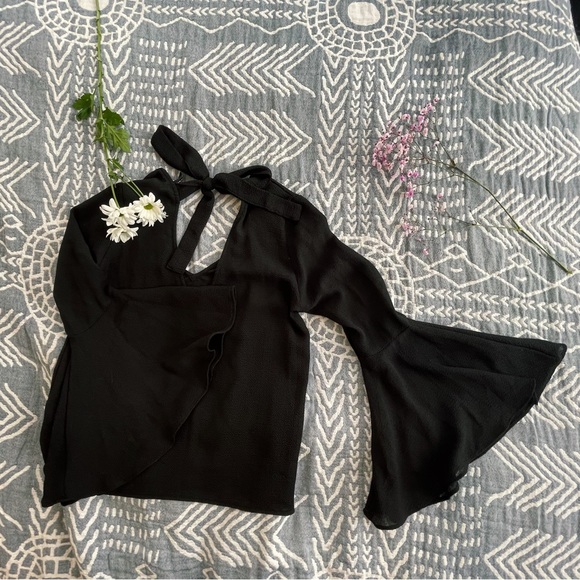 SHEER, BAT WING, RETRO-STYLE V-NECK BLOUSE WITH ADJUSTABLE RIBBON - Picture 3 of 6